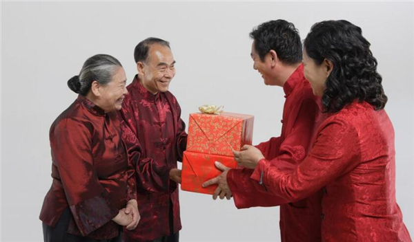 送長輩什么白酒好，什么白酒好喝適合送長輩